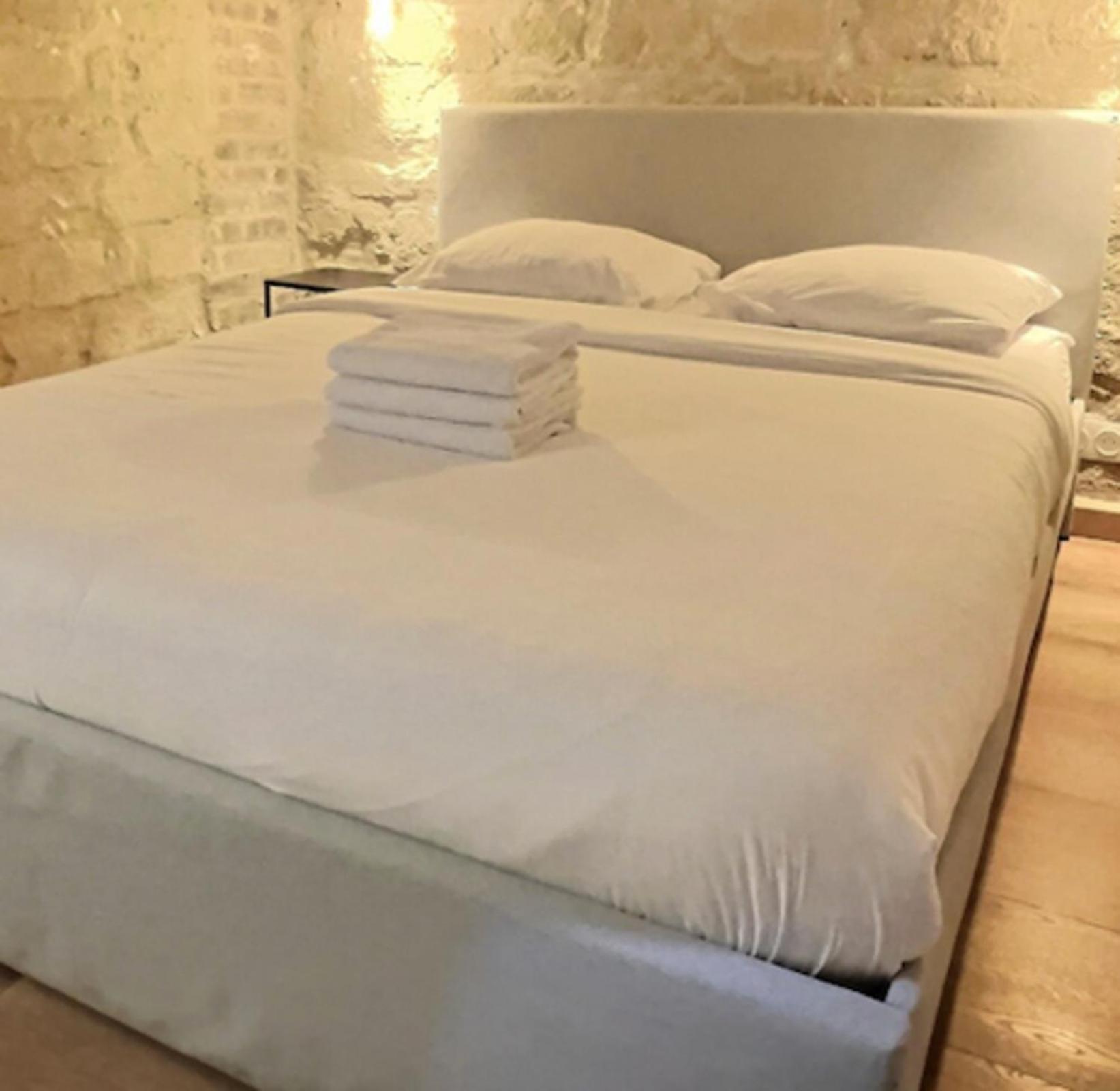 Ideally Located And Atypical Apartment In ปารีส ภายนอก รูปภาพ